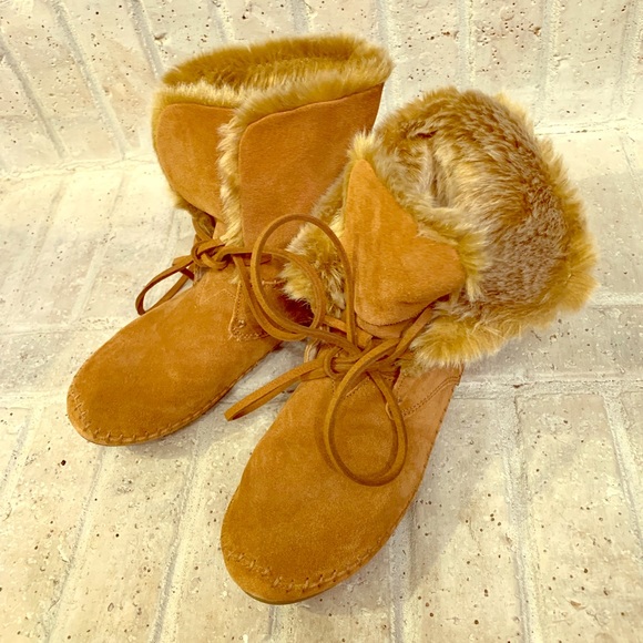 lined moccasin boots